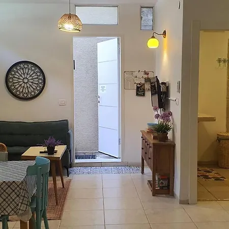 Appartement נקודת חן à Shadmot Devora Extérieur photo